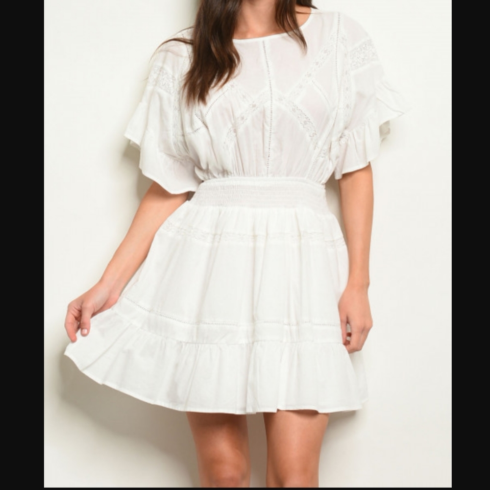AURA Mini Dress Short Sleeve Lace Tiered Ruffles Smocked Waist White S & M NWT